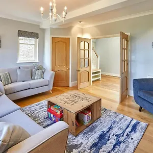 Holiday home Host & - River View